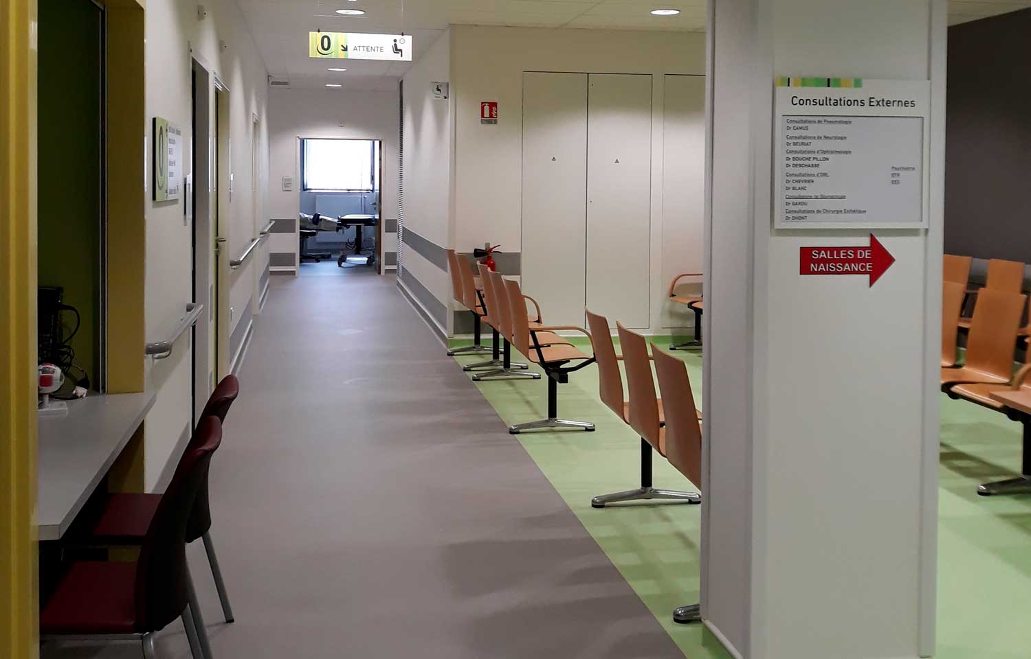 Salle d'attente - Centre hospitalier Philippe Le Bon à Beaune
